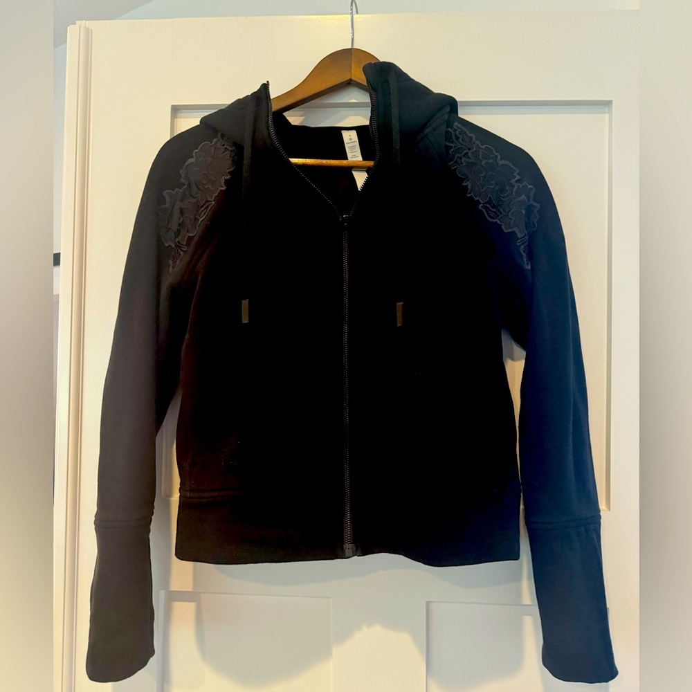 Lululemon black hoodie with beautiful embroidery patches